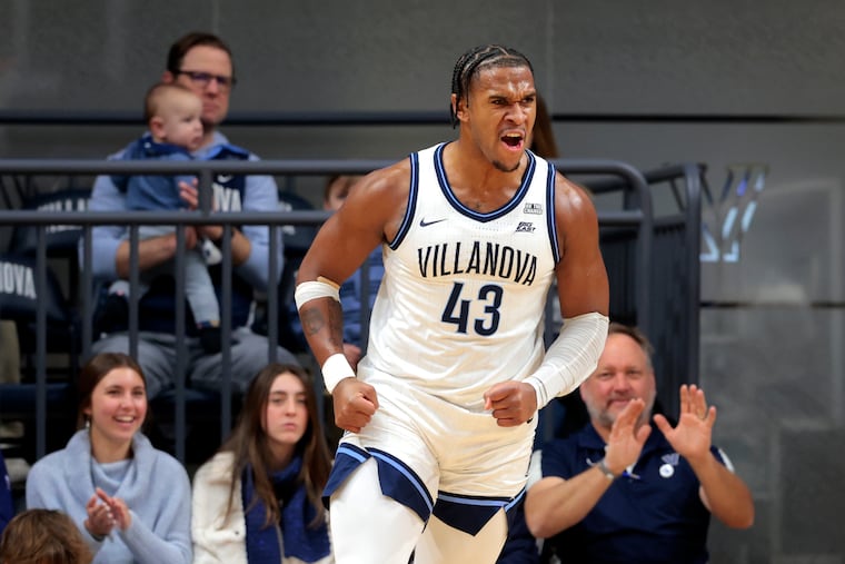 Eric Dixon scored 18 points in Villanova's loss to Xavier.