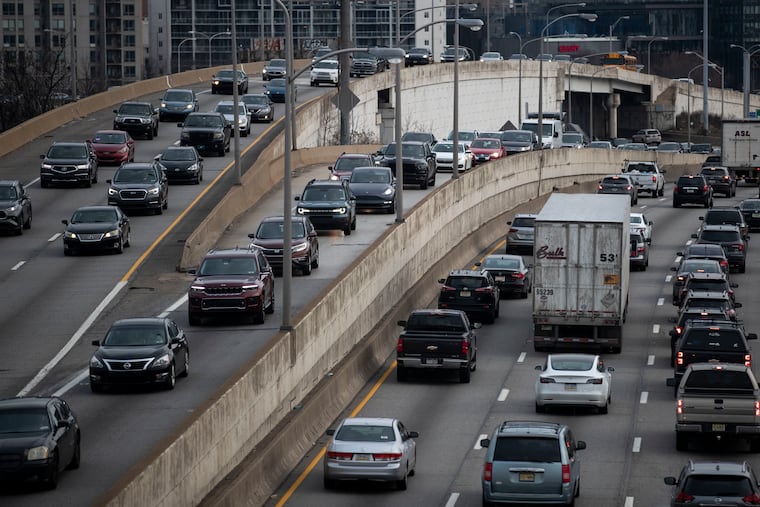 Traffic moves along I-76, the Schuylkill Expressway. Philly roads were the fifth most congested in the nation in 2024, according to a report.